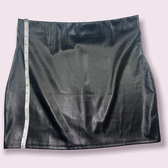 LEATHER SKIRT - BLACK ✨ - Picture 3 of 7